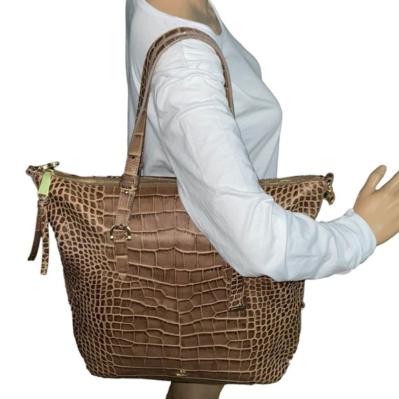 Brahmin Delaney Taupe Savannah Leather Shoulder Bag Crossbody Tote NWOT - Picture 4 of 14